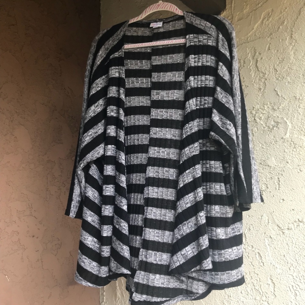 LuLaRoe Lindsay - Black and Grey!